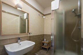 GREROS TOLEDO H. by Clapa Group dislocated hospitality