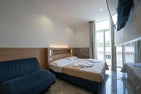 GREROS TOLEDO H. by Clapa Group dislocated hospitality