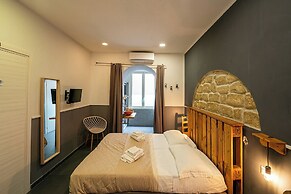 CLAPA GROUP DISLOCATED HOSPITALITY