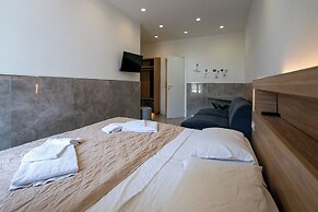 CLAPA GROUP DISLOCATED HOSPITALITY