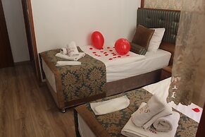 GROSS HOTEL