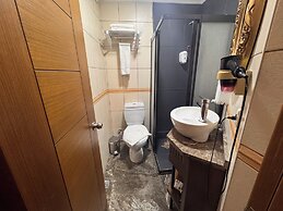 GROSS HOTEL