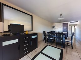 Bright Apartment With Marina Access