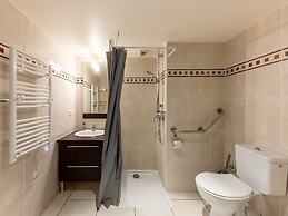 Bright Apartment With Marina Access