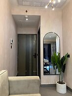 41 Floor River View - TheRoomeraStay