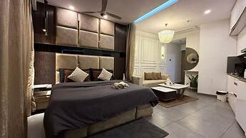 41 Floor River View - TheRoomeraStay