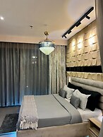 41 Floor River View - TheRoomeraStay