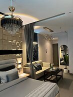 41 Floor River View - TheRoomeraStay