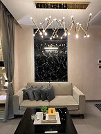 41 Floor River View - TheRoomeraStay