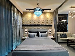 41 Floor River View - TheRoomeraStay