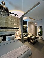 41 Floor River View - TheRoomeraStay