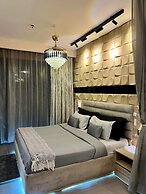 41 Floor River View - TheRoomeraStay