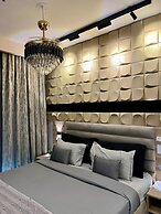 41 Floor River View - TheRoomeraStay