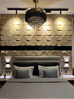 41 Floor River View - TheRoomeraStay