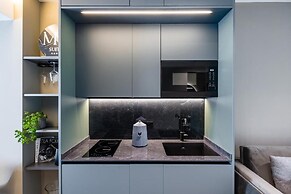 MH SUITES PLEBISCITO