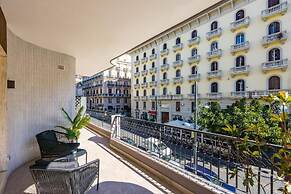 MH SUITES PLEBISCITO