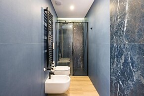 MH SUITES PLEBISCITO