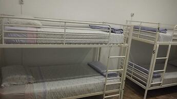 Hostel Travelers Inn
