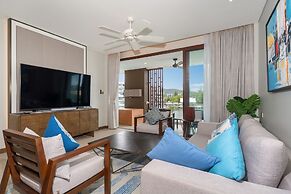 Angsana Lakeside Luxury 2Br Jazuzzi Suite