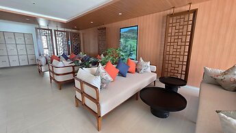 Angsana Lakeside Luxury 2Br Jazuzzi Suite
