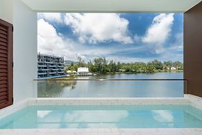 Angsana Lakeside Luxury 2Br Jazuzzi Suite