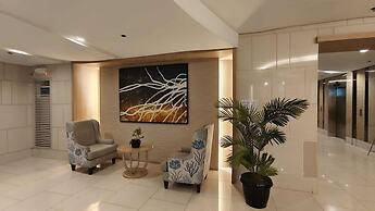 The Royal Bloom Room-1409TowerA