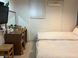 Chris Hostel