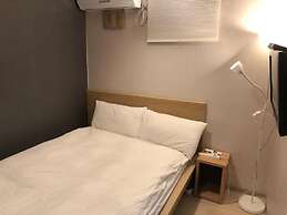 Chris Hostel