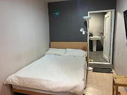 Chris Hostel