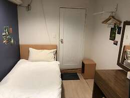 Chris Hostel