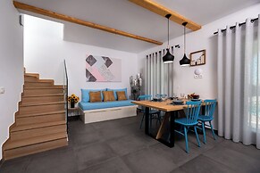 MODERN DOME HOMES OF SANTORINI
