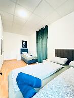 Spacious 2BR Apt For 9 Near Liesing