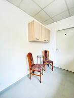 Spacious 2BR Apt For 9 Near Liesing