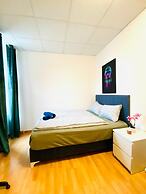 Spacious 2BR Apt For 9 Near Liesing