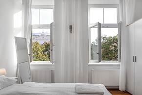 Spacious 7BR Apartment Hauptbahnhof