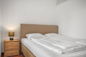Spacious 7BR Apartment Hauptbahnhof