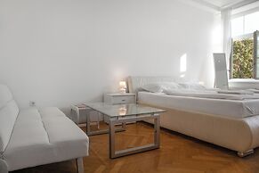 Spacious 7BR Apartment Hauptbahnhof