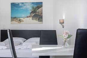 Spacious 7BR Apartment Hauptbahnhof