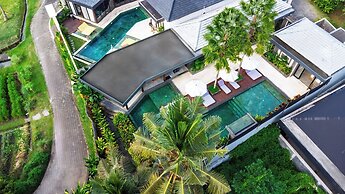 Villa Lembah Giri by GORO