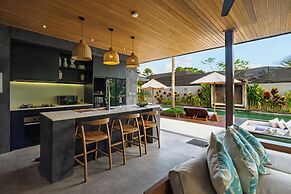 Villa Lembah Giri by GORO