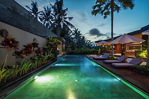 Villa Lembah Giri by GORO