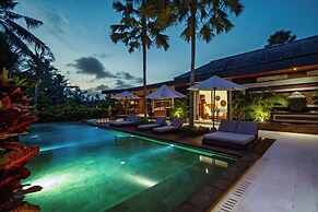 Villa Lembah Giri by GORO