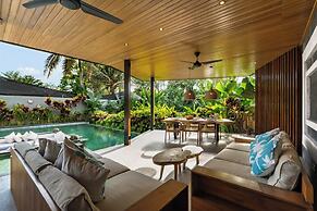 Villa Lembah Giri by GORO