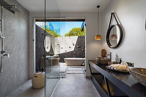 Villa Lembah Giri by GORO