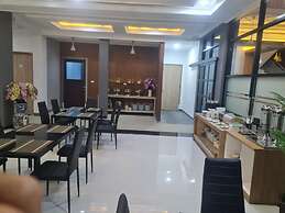Cam Almira Hotel