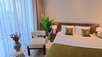 Beverly Boulevard By HMB HOMES