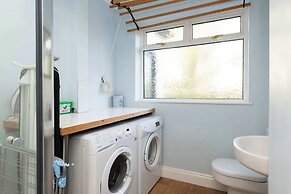 Spacious Coastal Family Home Sleeps 8