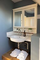 Spacious Coastal Family Home Sleeps 8