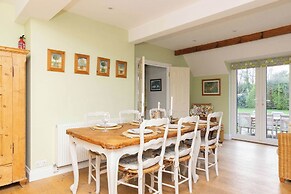 Spacious Coastal Family Home Sleeps 8