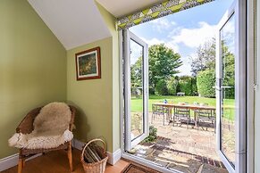 Spacious Coastal Family Home Sleeps 8